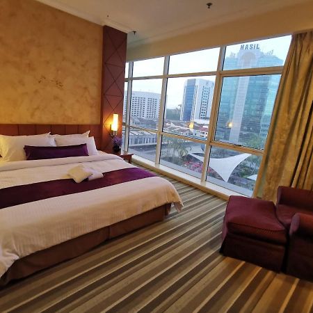 Stayinn Gateway Hotel Apartment Кучінг Екстер'єр фото