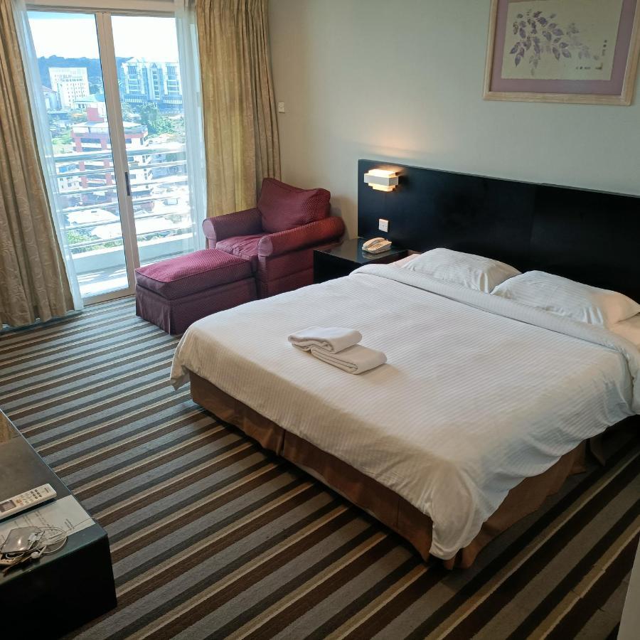 Stayinn Gateway Hotel Apartment Кучінг Екстер'єр фото