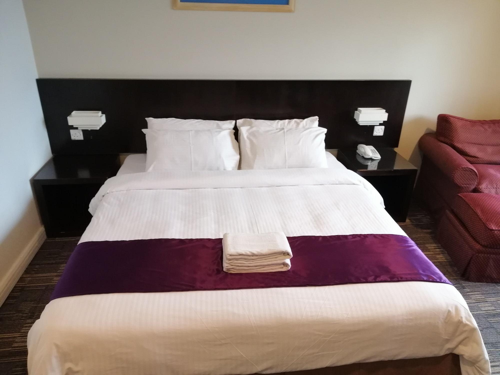 Stayinn Gateway Hotel Apartment Кучінг Екстер'єр фото